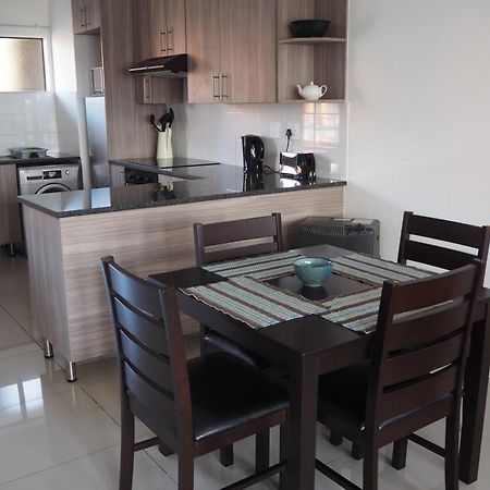 Or Tambo Self Catering Apartments, The Willows ボックスバーグ エクステリア 写真