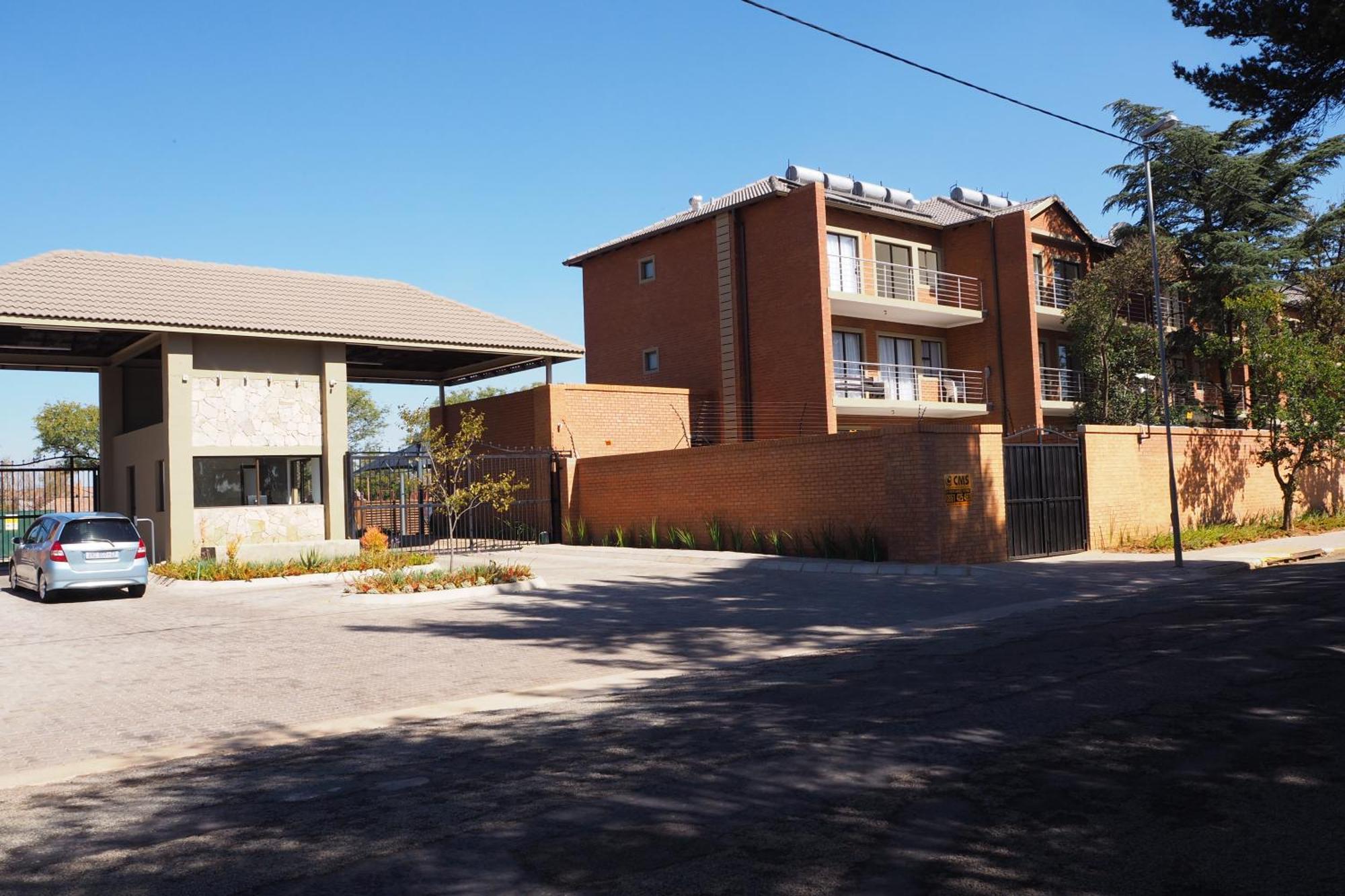 Or Tambo Self Catering Apartments, The Willows ボックスバーグ エクステリア 写真