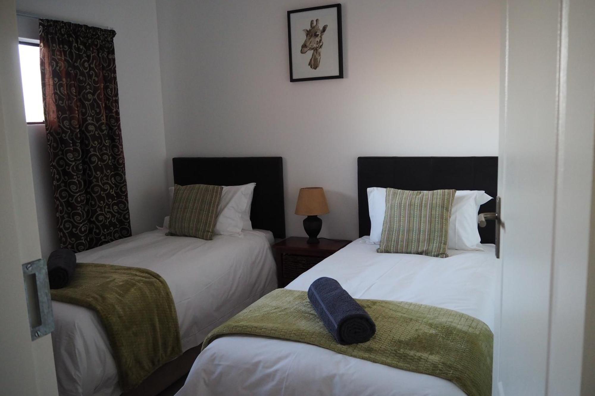 Or Tambo Self Catering Apartments, The Willows ボックスバーグ エクステリア 写真