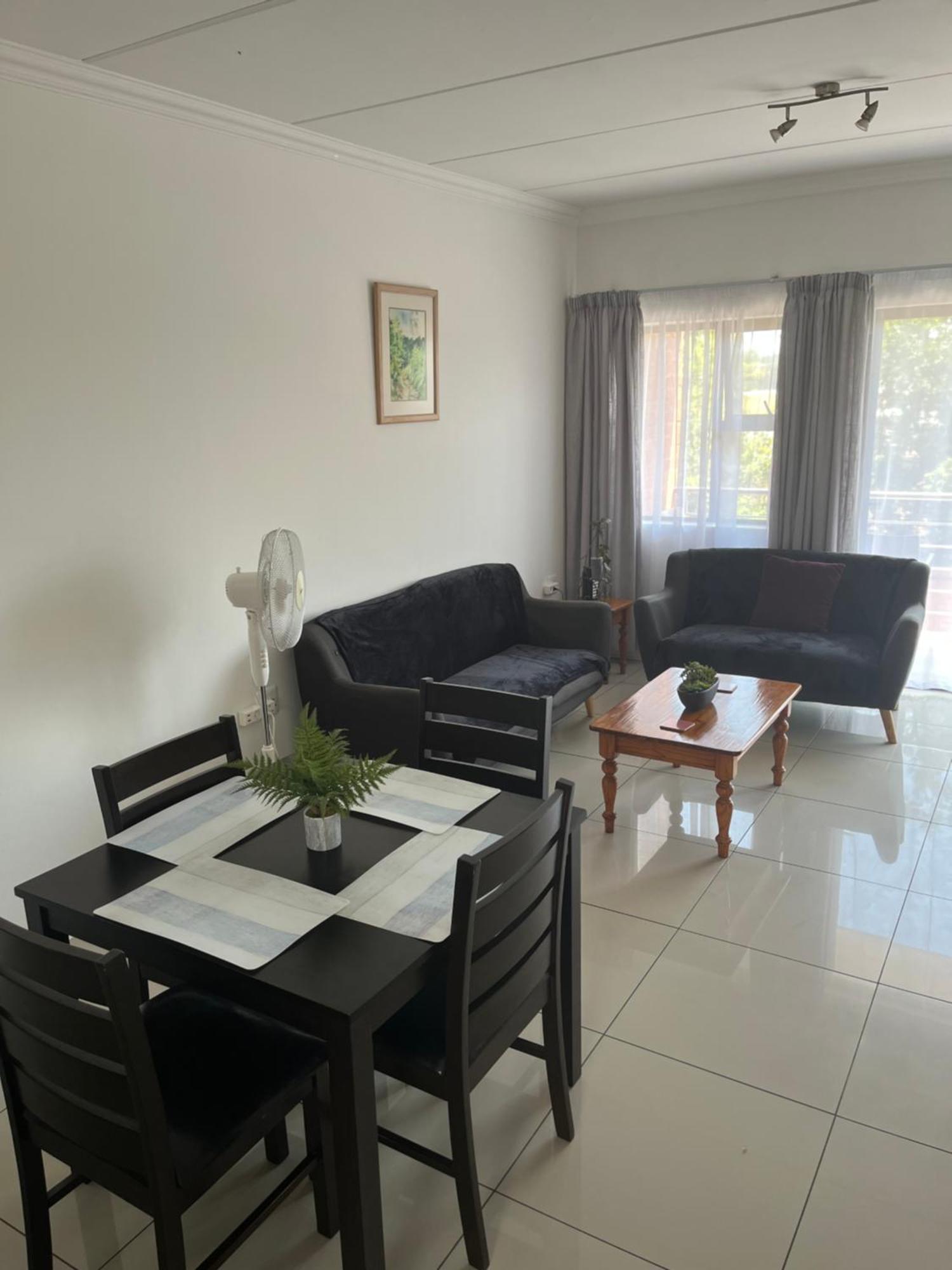 Or Tambo Self Catering Apartments, The Willows ボックスバーグ エクステリア 写真