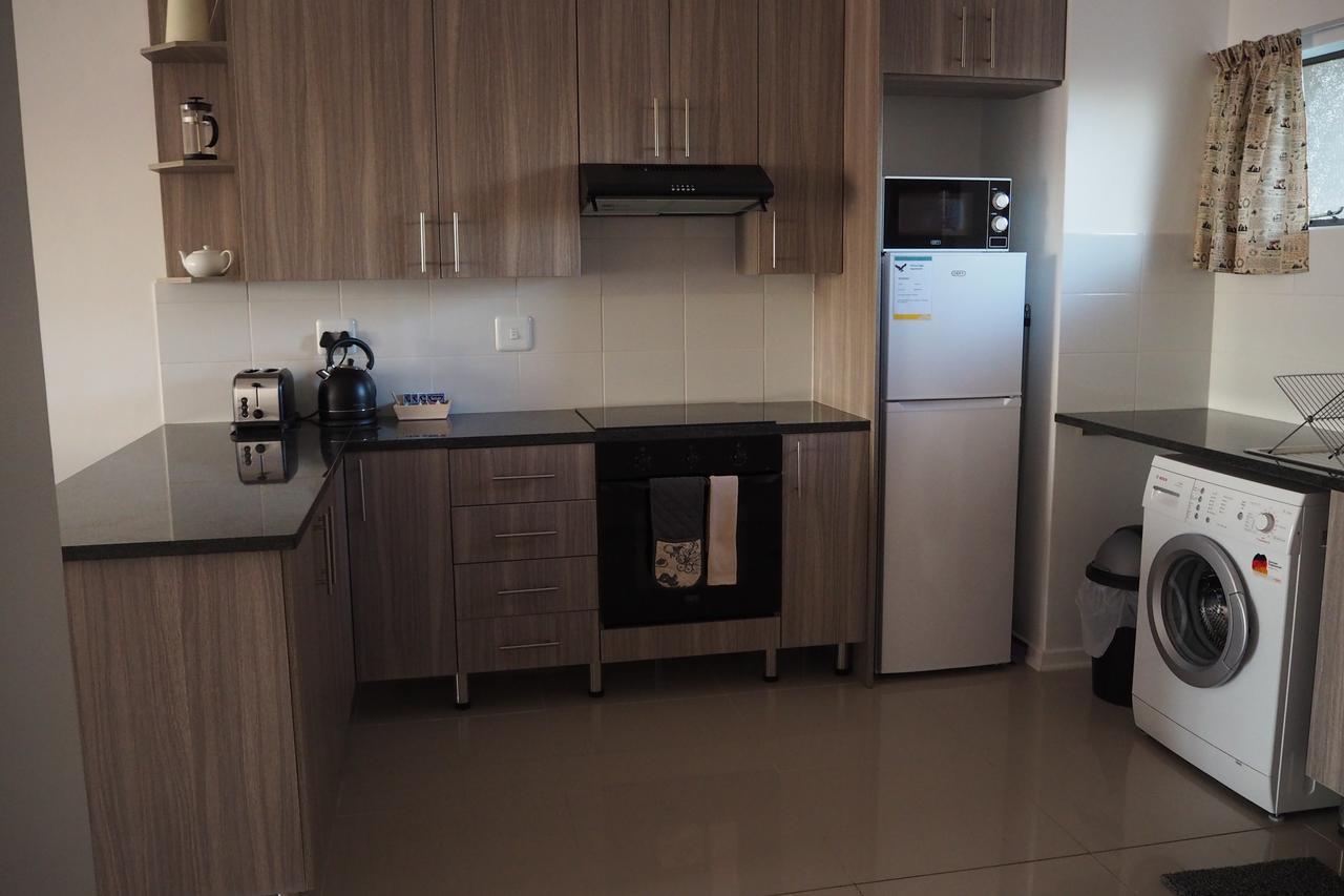 Or Tambo Self Catering Apartments, The Willows ボックスバーグ エクステリア 写真