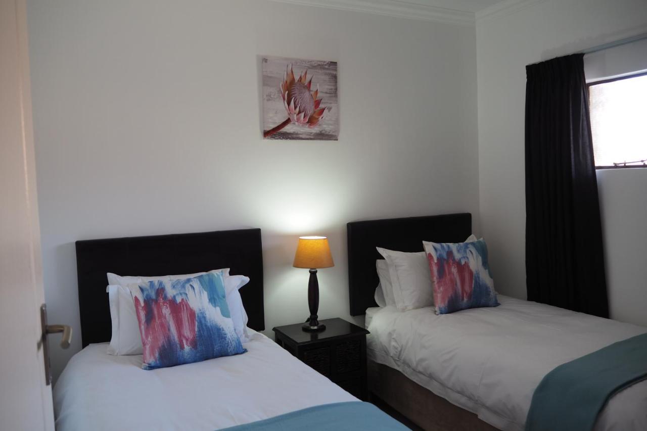 Or Tambo Self Catering Apartments, The Willows ボックスバーグ エクステリア 写真