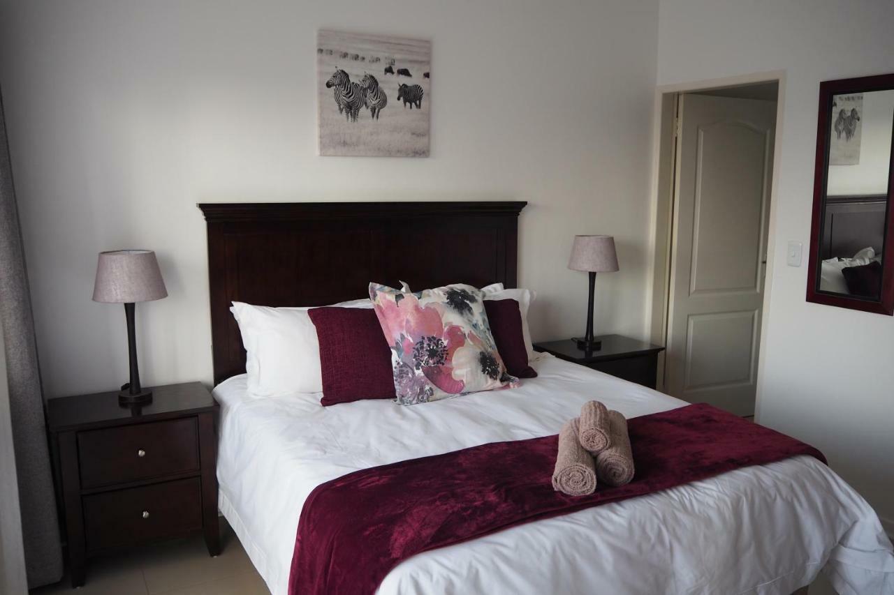 Or Tambo Self Catering Apartments, The Willows ボックスバーグ エクステリア 写真