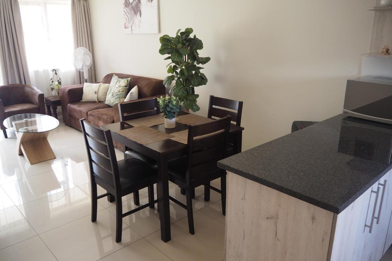 Or Tambo Self Catering Apartments, The Willows ボックスバーグ エクステリア 写真